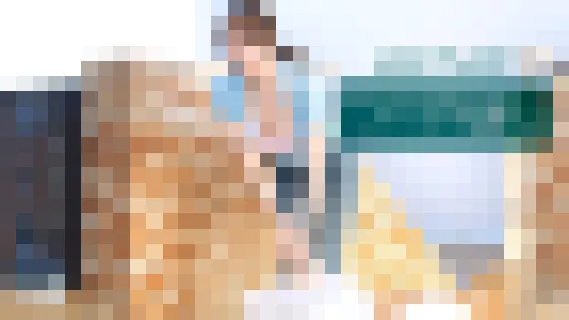 朝ゴミ出しする近所の遊び好きノーブラ奥さん 弘中れおな